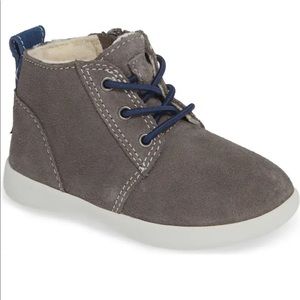 UGG Kristjan chukka bootie size 6 toddler / infant